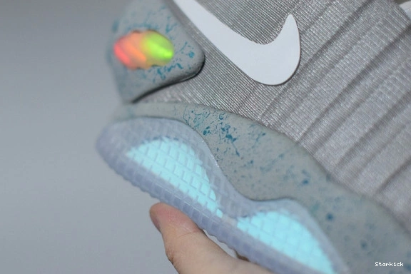 NIKE MAG 1218